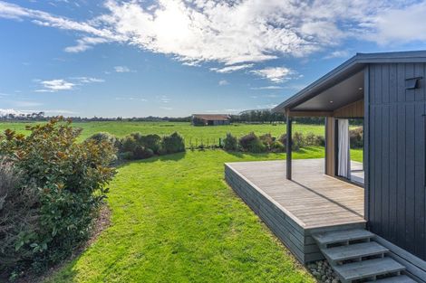 Photo of property in 128 Rangiuru Road, Otaki Beach, Otaki, 5512