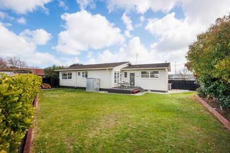Photo of property in 36 Winston Avenue, Hokowhitu, Palmerston North, 4410