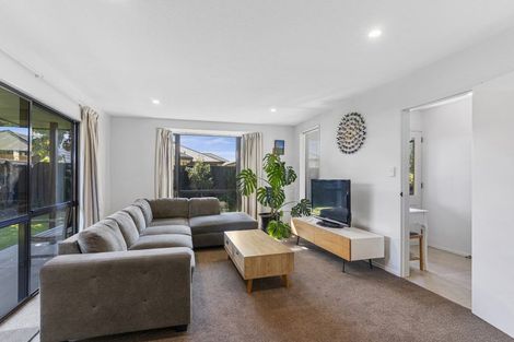 Photo of property in 2/119 Withells Road, Avonhead, Christchurch, 8042