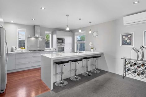 Photo of property in 31 Linkwater Way, Parklands, Christchurch, 8083