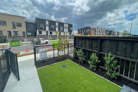 Photo of property in 63 Manarini Road, Westgate, Auckland, 0614