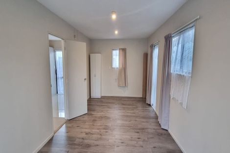 Photo of property in 22 Tamariki Avenue, Kelston, Auckland, 0602