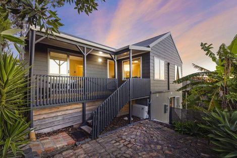 Photo of property in 9 Gillan Place, Bayview, Auckland, 0629