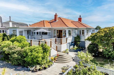 Photo of property in 16 Napier Terrace, Hospital Hill, Napier, 4110