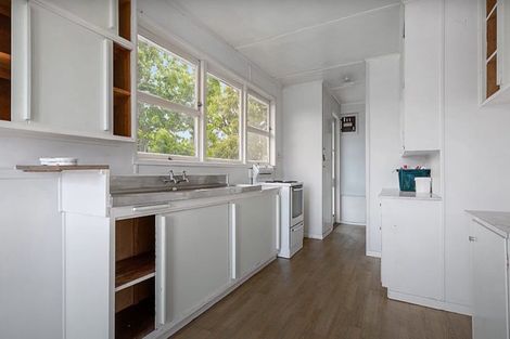 Photo of property in 36 Muir Avenue, Mangere Bridge, Auckland, 2022