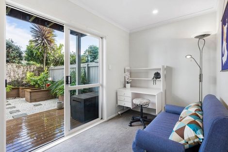 Photo of property in 10/4 Keeling Road, Henderson, Auckland, 0612