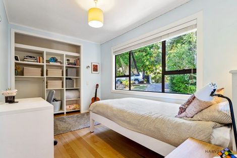 Photo of property in 282 Shaw Road, Titirangi, Auckland, 0604