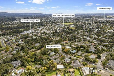 Photo of property in 12 Highland Avenue, Titirangi, Auckland, 0604