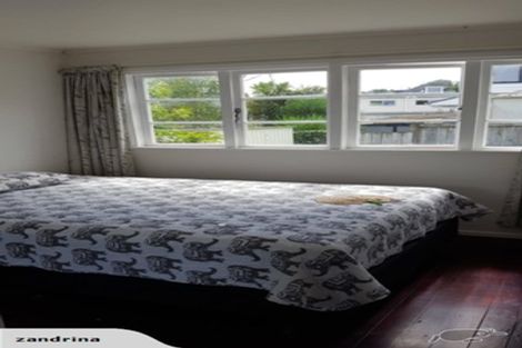 Photo of property in 1/86 Beach Road, Castor Bay, Auckland, 0620