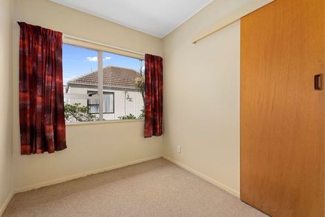 Photo of property in 218u8 Onepu Road, Lyall Bay, Wellington, 6022