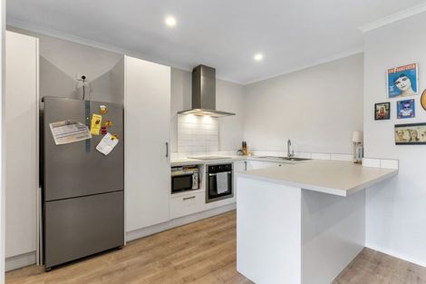 Photo of property in 3/73 Hobsonville Point Road, Hobsonville, Auckland, 0616