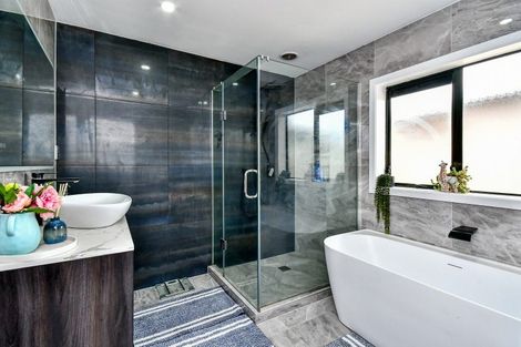 Photo of property in 21 Rosemead Place, Randwick Park, Auckland, 2105