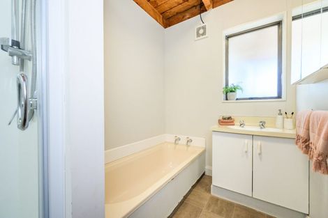 Photo of property in 6 Lincoln Street, Ashhurst, 4810