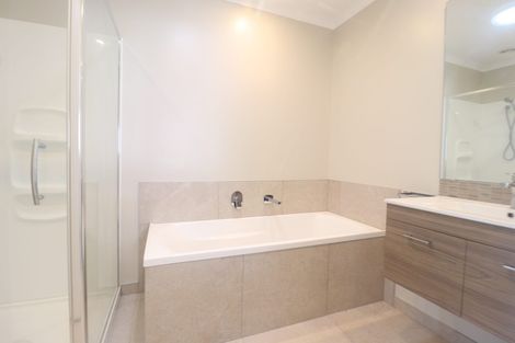 Photo of property in 9 Touhou Road, Hobsonville, Auckland, 0616