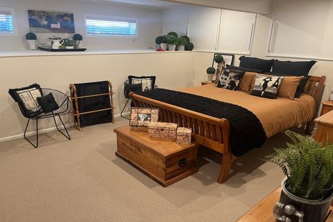 Photo of property in 5 Tudward Glade, Hillcrest, Auckland, 0627