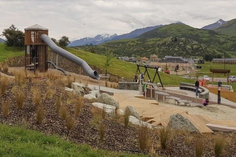 Photo of property in 3 Muster Road, Jacks Point, 9371