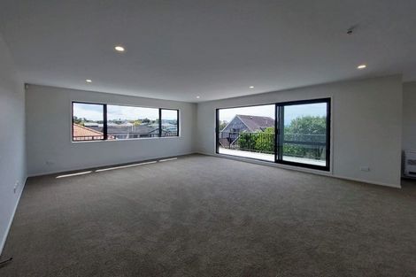 Photo of property in 1/122a Bucklands Beach Road, Bucklands Beach, Auckland, 2012