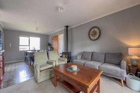 Photo of property in 12 Darlington Street, Ngatea, 3503