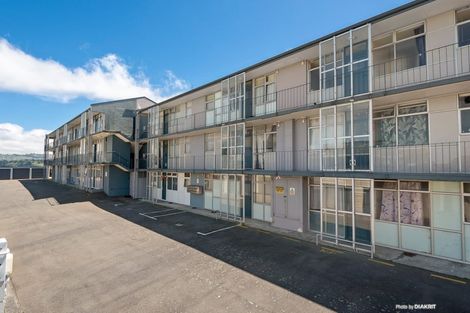 Photo of property in 23uc7 Rangitane Street, Maupuia, Wellington, 6022