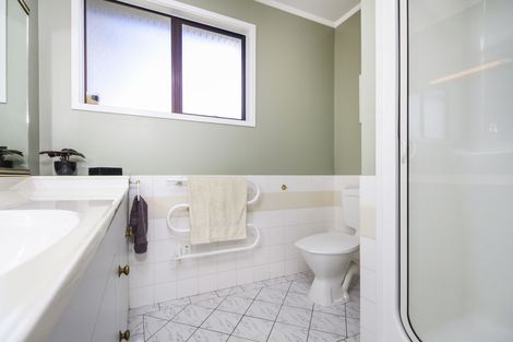 Photo of property in 26 Granville Drive, Massey, Auckland, 0614