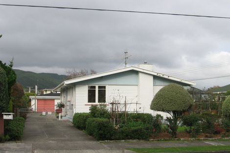 Photo of property in 20 Rimu Street, Waikanae, 5036