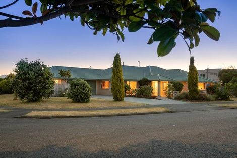 Photo of property in 38 Murray Court, Paraparaumu Beach, Paraparaumu, 5032