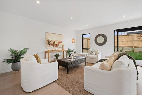 Photo of property in 529 Massey Road, Mangere, Auckland, 2022