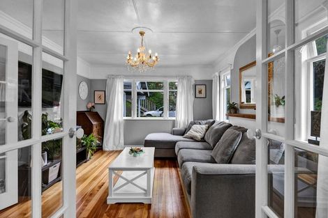 Photo of property in 12 Brooklands Road, New Plymouth, 4310
