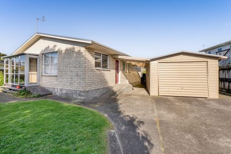 Photo of property in 16 Dillon Drive, Bell Block, New Plymouth, 4312