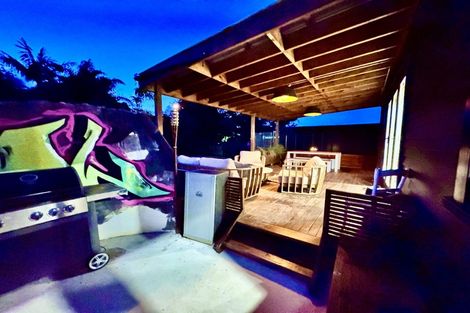 Photo of property in 50 Great North Road, Riverhead, 0820