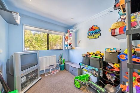 Photo of property in 27 Postgate Drive, Whitby, Porirua, 5024