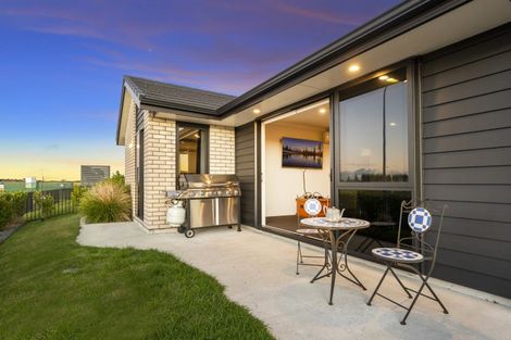 Photo of property in 5 Warlock Way, Papamoa, 3118