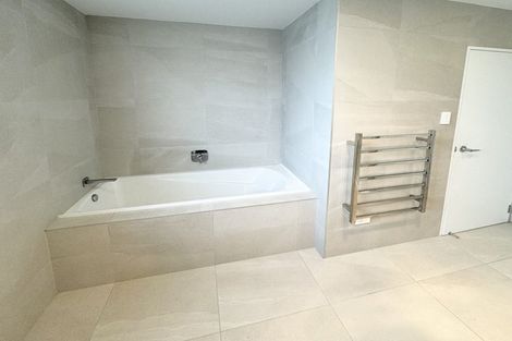 Photo of property in 2 Orowaru Avenue, Massey, Auckland, 0614