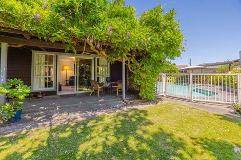 Photo of property in 32 Kent Terrace, Taradale, Napier, 4112