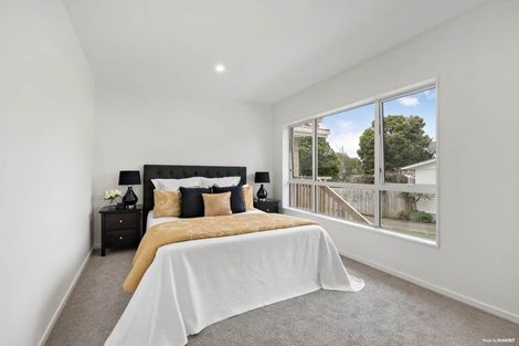 Photo of property in 1/8 Wykeham Place, Glenfield, Auckland, 0629
