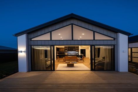 Photo of property in 13 Aarts Place, One Tree Point, 0118