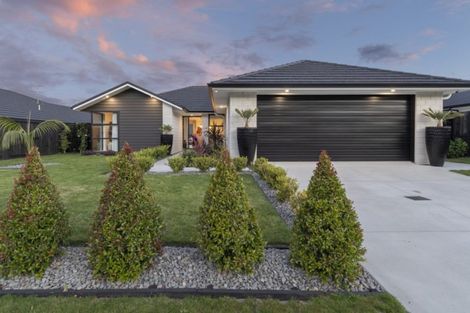 Photo of property in 12 Lakeside Terrace, Omokoroa, 3114