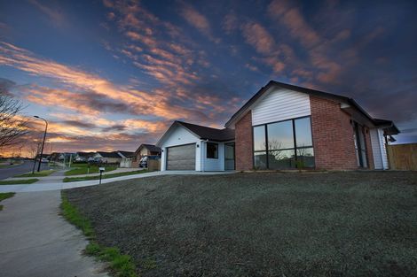 Photo of property in 15 Jessie Rise, Riverhead, 0820