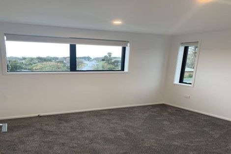 Photo of property in 1/2 Jadewynn Drive, Massey, Auckland, 0614