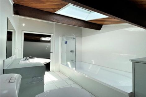 Photo of property in Metro Apartments, 22/220 Thorndon Quay, Pipitea, Wellington, 6011