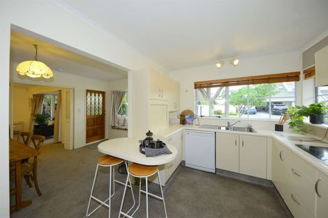 Photo of property in 3 Hatfield Place, Avonhead, Christchurch, 8042