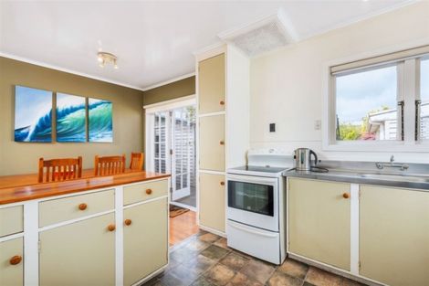 Photo of property in 9 Paton Avenue, Te Atatu South, Auckland, 0610