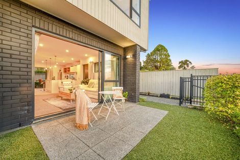 Photo of property in 13 Maureen Close, East Tamaki Heights, Auckland, 2016