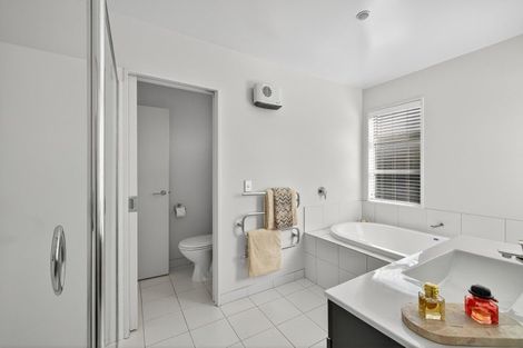 Photo of property in 35 Birkdale Drive, Shirley, Christchurch, 8061