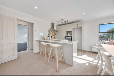 Photo of property in 10 Bonny Crescent, Massey, Auckland, 0614
