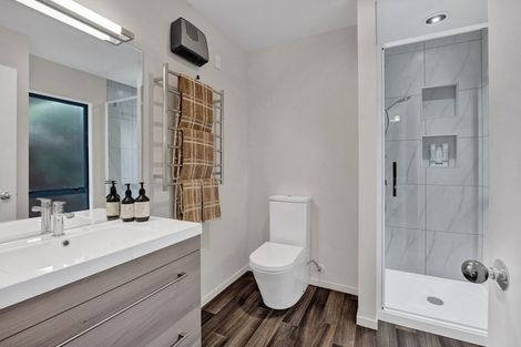 Photo of property in 2 Kawaroa Close, New Plymouth, 4310