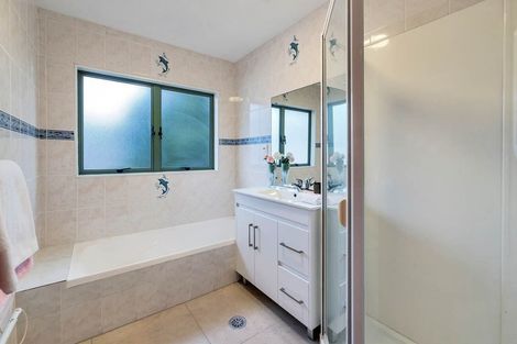 Photo of property in 81 Garton Drive, Massey, Auckland, 0614