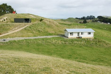Photo of property in 640 Old Hill Road, Porangahau, 4291