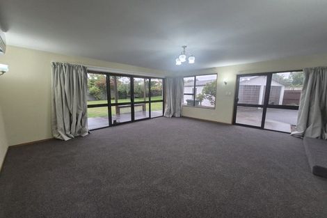 Photo of property in 11 Merton Place, Bryndwr, Christchurch, 8053