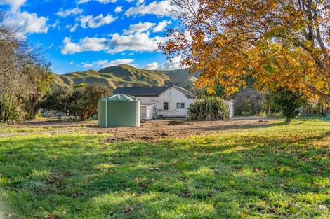 Photo of property in 172 Moeraki Road, Hinakura, Martinborough, 5784